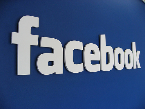 Facebook goes real money gamblingFacebook-ul intră  în gambling-ul pe bani reali