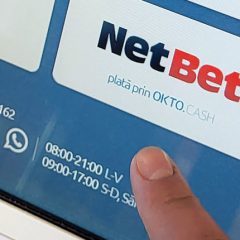 Bettors use payment stations at Netbet